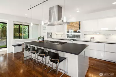 2607 W Newton Street, Seattle, WA 98199 - Photo 12