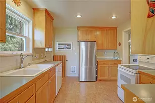 562 Moe Rd, Camano Island, WA 98282 - Photo 8