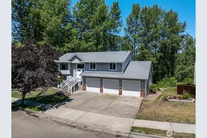 2111 22nd Ave SE, Puyallup, WA 98372 - Photo 2