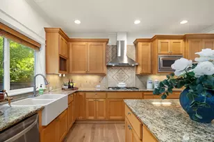 16137 Northup Way, Bellevue, WA 98008 - Photo 14