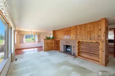 136 Oakcrest Avenue, Port Angeles, WA 98362 - Photo 2