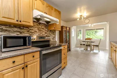 98 31st Avenue, Milton, WA 98354 - Photo 8