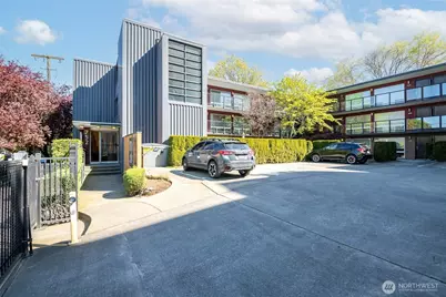 752 Bellevue Avenue E #208, Seattle, WA 98102 - Photo 2