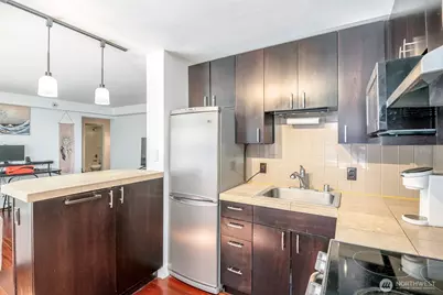 752 Bellevue Avenue E #208, Seattle, WA 98102 - Photo 12