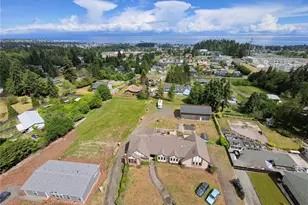 1133 Olympus Ave, Port Angeles, WA 98362 - Photo 4