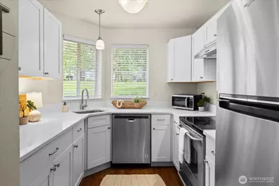 5300 Harbour Pointe Boulevard #305J, Mukilteo, WA 98275 - Photo 10