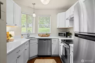 5300 Harbour Pointe Blvd, Mukilteo, WA 98275 - Photo 10