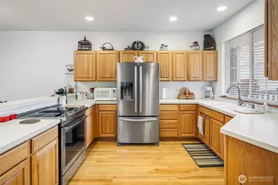 2213 James Circle #B, Lynden, WA 98264 - Photo 6