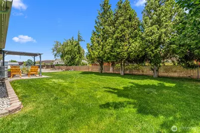 136 29th Street NW, East Wenatchee, WA 98802 - Photo 32