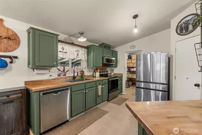 136 29th Street NW, East Wenatchee, WA 98802 - Photo 8