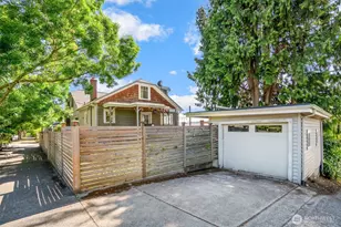 300 NW 47th St, Seattle, WA 98107 - Photo 32