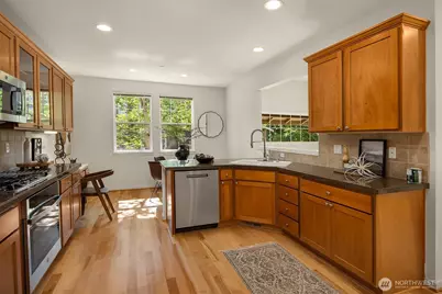 1906 Juneberry Court NE #1906, Issaquah, WA 98029 - Photo 4