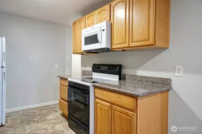15409 9th Avenue SW, Burien, WA 98166 - Photo 2