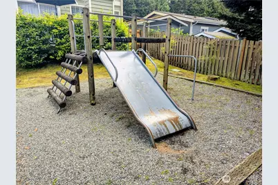 9825 18th Avenue W #E4, Everett, WA 98204 - Photo 16