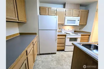 9825 18th Avenue W #E4, Everett, WA 98204 - Photo 4