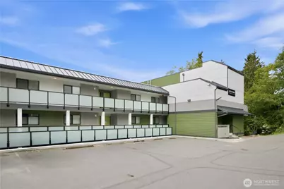 9558 Greenwood Avenue N #309, Seattle, WA 98103 - Photo 14