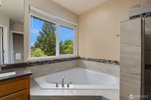 5529 Elizabeth Loop SE, Auburn, WA 98092 - Photo 28