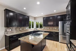 5529 Elizabeth Loop SE, Auburn, WA 98092 - Photo 12