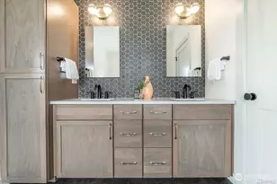 421 N 63rd St, Seattle, WA 98103 - Photo 20