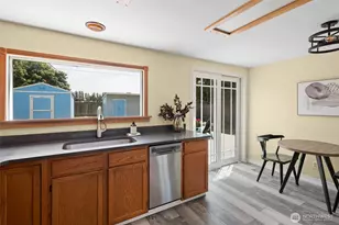 260 SE Glencoe St, Oak Harbor, WA 98277 - Photo 10