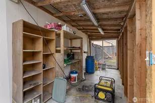 9109 181st Ave E, Bonney Lake, WA 98391 - Photo 32
