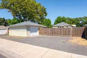 759 C St NW, Ephrata, WA 98823 - Photo 2