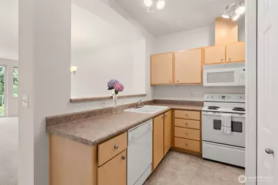 13301 SE 79th Place #C405, Newcastle, WA 98059 - Photo 6
