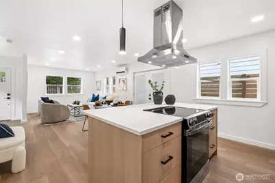4004 Courtland Place S, Seattle, WA 98118 - Photo 10