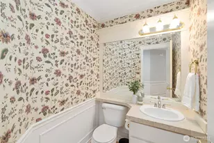 24819 SE 14th St, Sammamish, WA 98075 - Photo 16