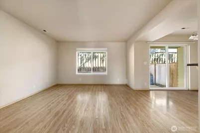 210 NE Melrose Drive, Oak Harbor, WA 98277 - Photo 4