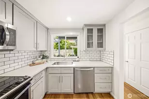 3535 NE 89th St, Seattle, WA 98115 - Photo 10
