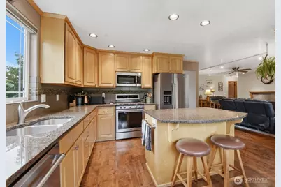 1123 SW Kalama Lp, Oak Harbor, WA 98277 - Photo 10