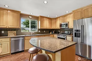 1123 SW Kalama Lp, Oak Harbor, WA 98277 - Photo 8