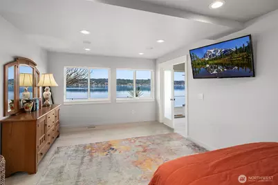 3828 W Lake Sammamish Parkway SE, Bellevue, WA 98008 - Photo 22