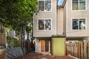 3222 21st Ave W, Seattle, WA 98199 - Photo 2