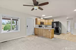 14322 Admiralty Way, Lynnwood, WA 98087 - Photo 4