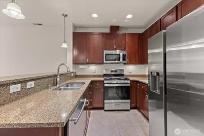 13914 N Pointe Circle #E, Mill Creek, WA 98012 - Photo 6