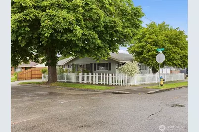 301 W Plum Street, Centralia, WA 98531 - Photo 2