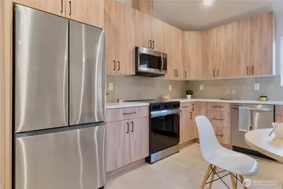 12531 25th Avenue NE #A, Seattle, WA 98125 - Photo 8
