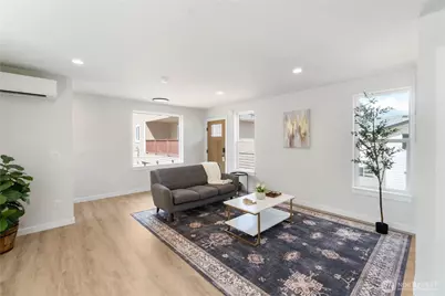 12531 25th Avenue NE #B, Seattle, WA 98125 - Photo 6
