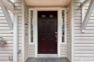 12715 35th Ave NE, Seattle, WA 98125 - Photo 2