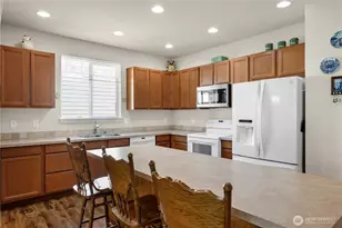 1757 Hillcrest Loop, Mount Vernon, WA 98274 - Photo 10