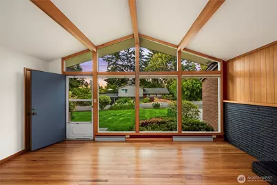 827 Marine View Circle SW, Normandy Park, WA 98166 - Photo 2