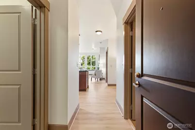 1880 25th Avenue NE #305, Issaquah, WA 98029 - Photo 2