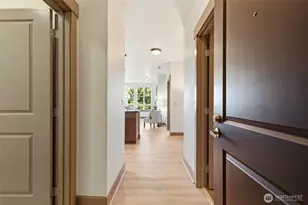 1880 25th Ave NE, Issaquah, WA 98029 - Photo 2