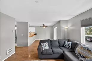 1670 SW Mulberry Dr, Oak Harbor, WA 98277 - Photo 12