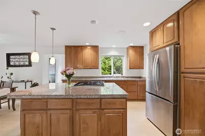 2484 Soundview Drive NE, Bainbridge Island, WA 98110 - Photo 10
