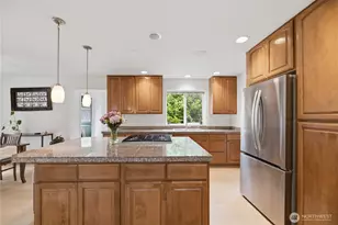 2484 Soundview Dr NE, Bainbridge Island, WA 98110 - Photo 10