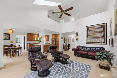 2484 Soundview Drive NE, Bainbridge Island, WA 98110 - Photo 8