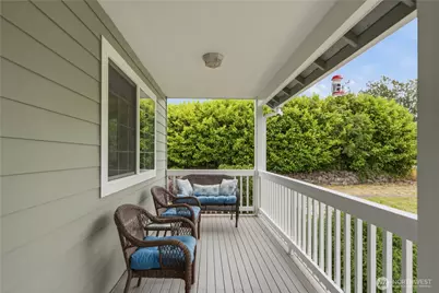 2484 Soundview Drive NE, Bainbridge Island, WA 98110 - Photo 32